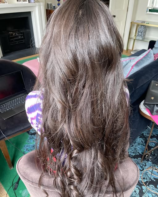 Long brunette waves after extensions